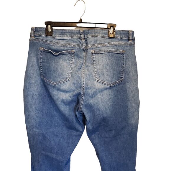 SOHO Distressed Curvy Boyfriend Stretch Cropped Jeans Size 16 Women - Picture 3 of 8